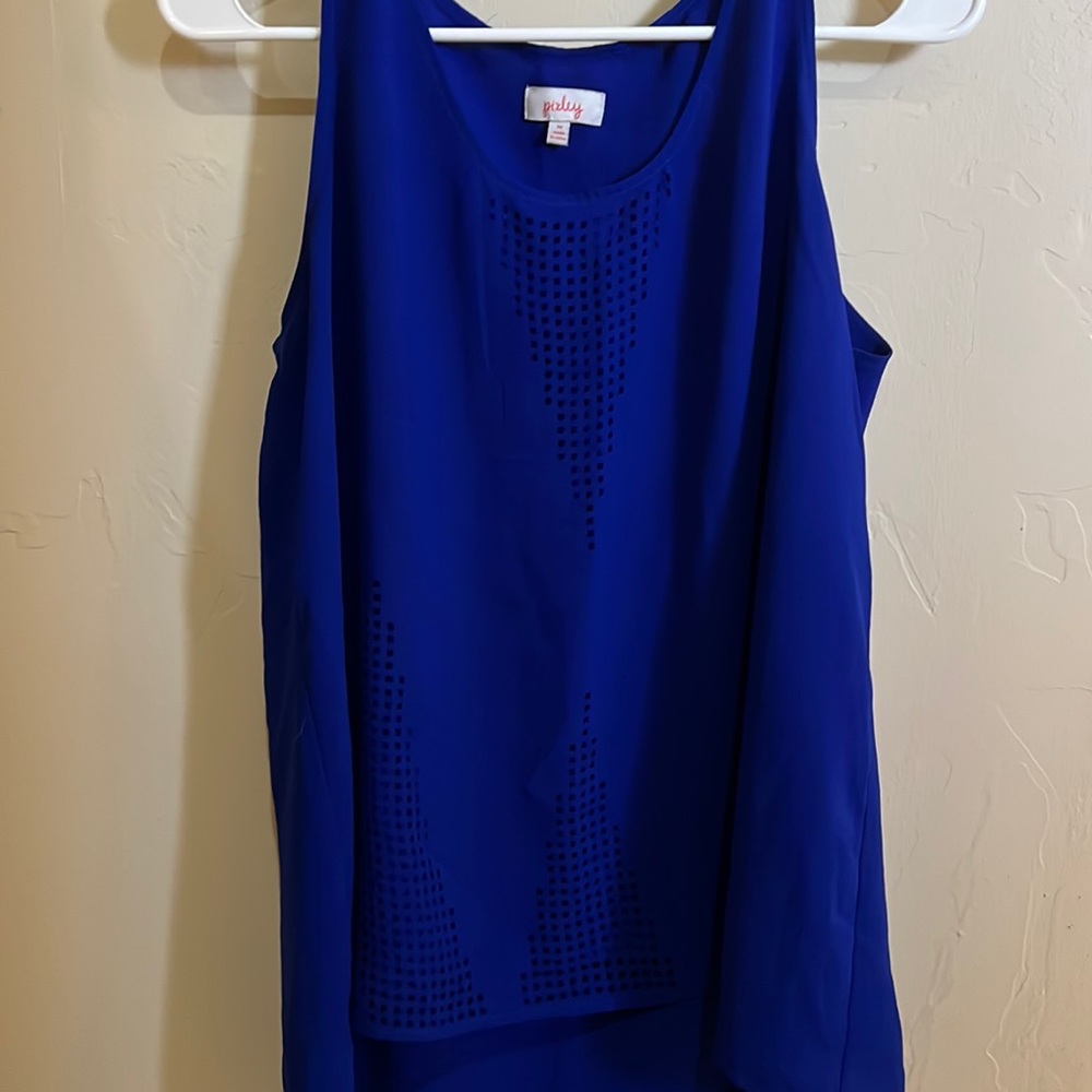 Sleeveless shirt